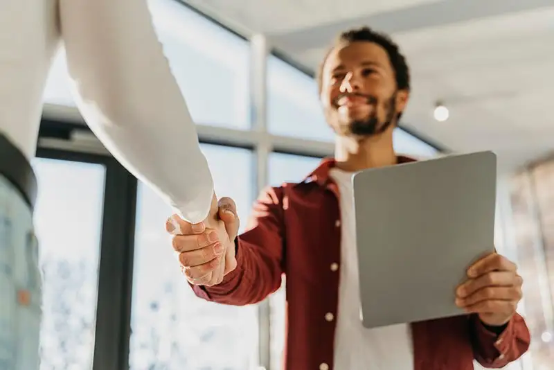 Acord de col·laboració entre IATSAE i un partner
