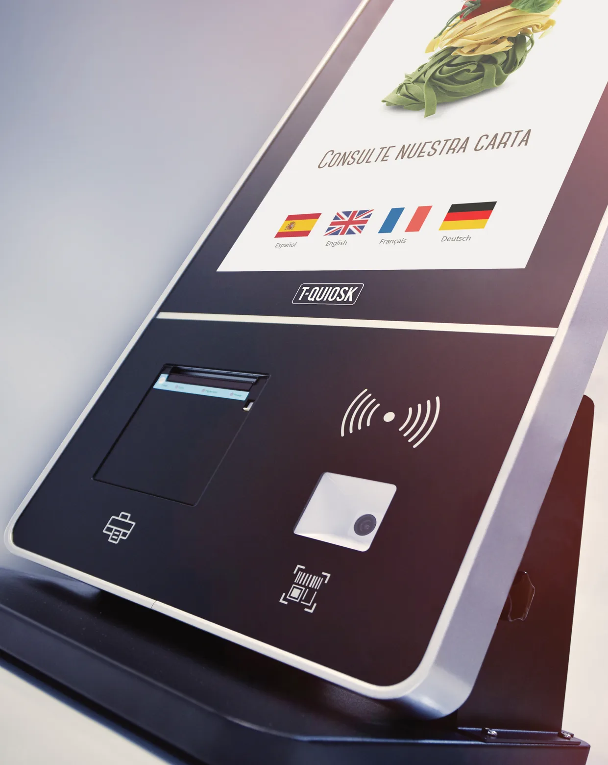 Detall del frontal del T-Quiosk 1 amb impressora de tiquets, lector RFID i lector de codis QR